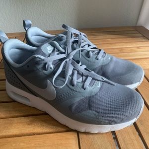 Nike Air Max Tavas Gray/White Youth Sz
